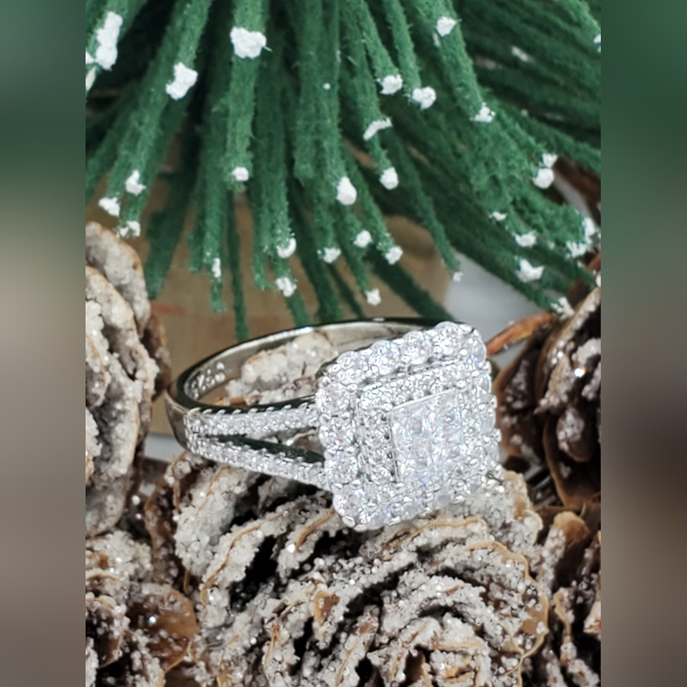 Beautiful Sparkle Zirconian Ring Stamped S925 NEW - Picture 2 of 5